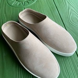 Brand new Wolf & Shepherd Women’s Cruise Mule